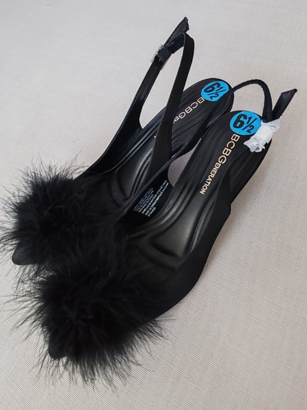 BCBGeneration Black Feather Buckle Slingback Kitten Heels Women's Size 6.5 NWOB